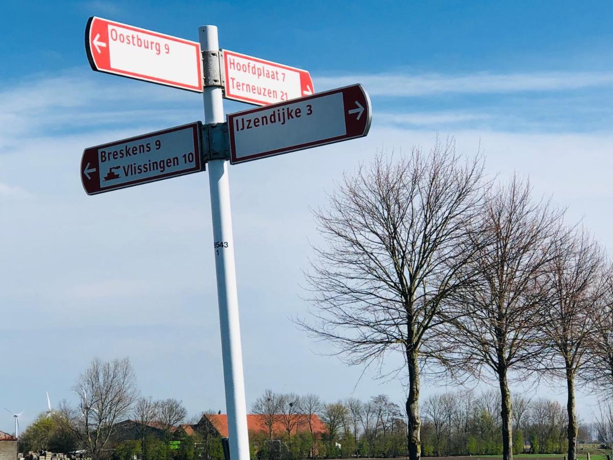 艾曾代克Slapen Bij De Zeeuwse Lala住宿加早餐旅馆 外观 照片