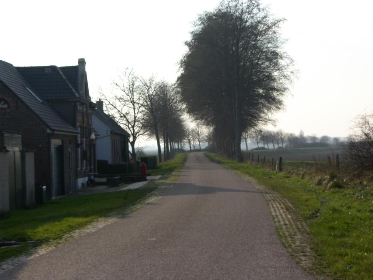 艾曾代克Slapen Bij De Zeeuwse Lala住宿加早餐旅馆 外观 照片