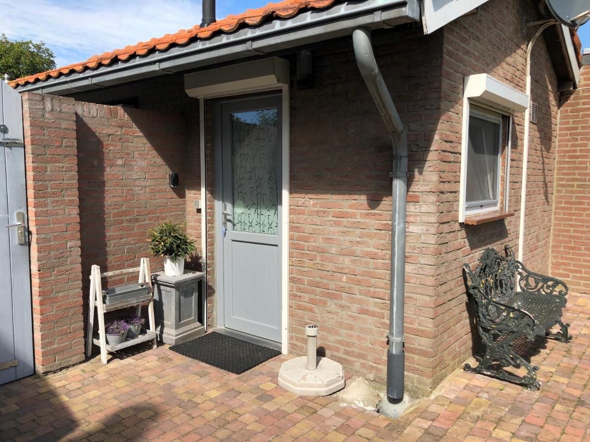 艾曾代克Slapen Bij De Zeeuwse Lala住宿加早餐旅馆 外观 照片